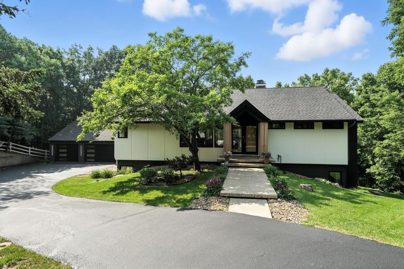 16515 Hilltop Ter, Minnetonka, MN 55345