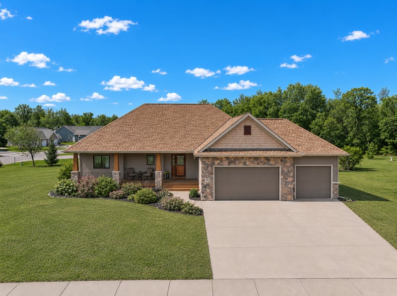 4945 382nd Dr, North Branch, MN 55056