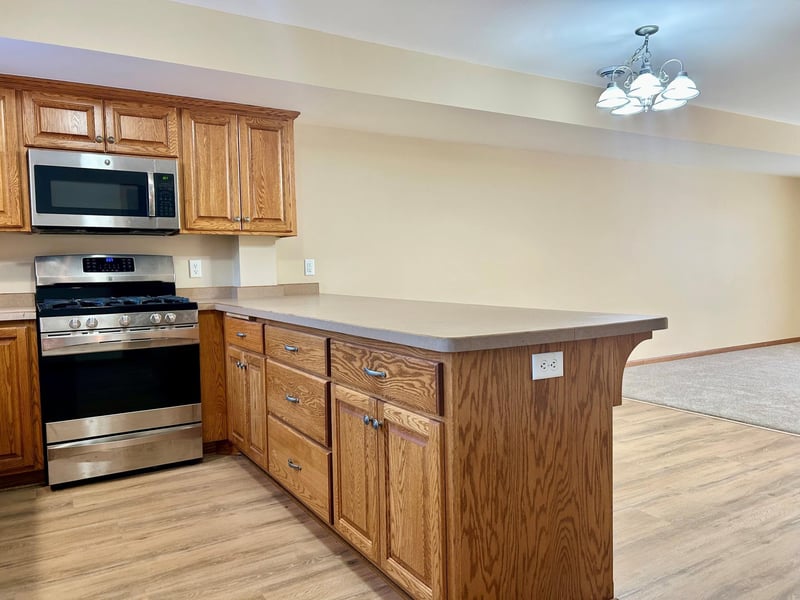 4285 Lindsey Ln, Minnetonka, MN 55345