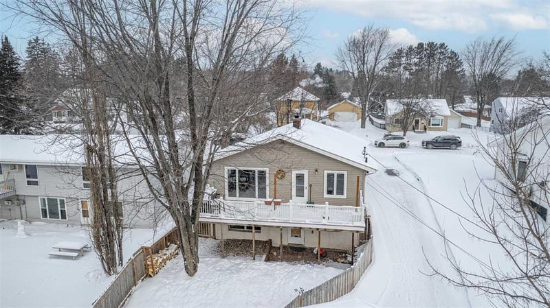 426 W Faribault St, Duluth, MN 55803
