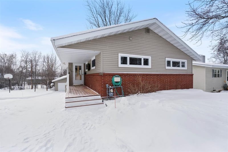 426 W Faribault St, Duluth, MN 55803