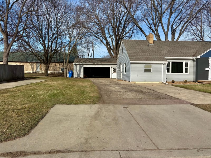 604 7th Ave SW, Pipestone, MN 56164