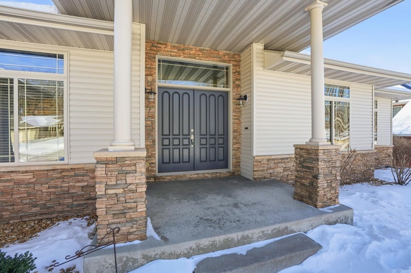 3139 Anric Dr, Eau Claire, WI 54701