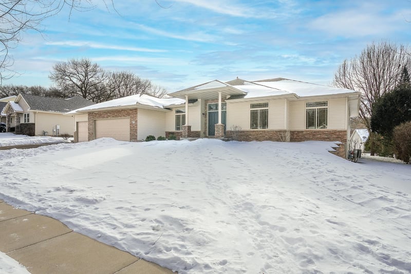 3139 Anric Dr, Eau Claire, WI 54701