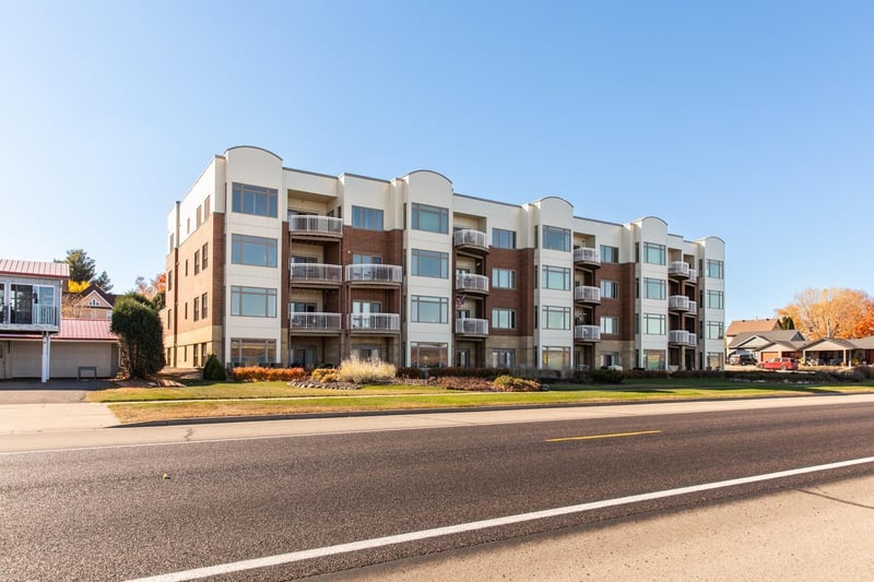 900 S Lakeshore Dr #405, Lake City, MN 55041