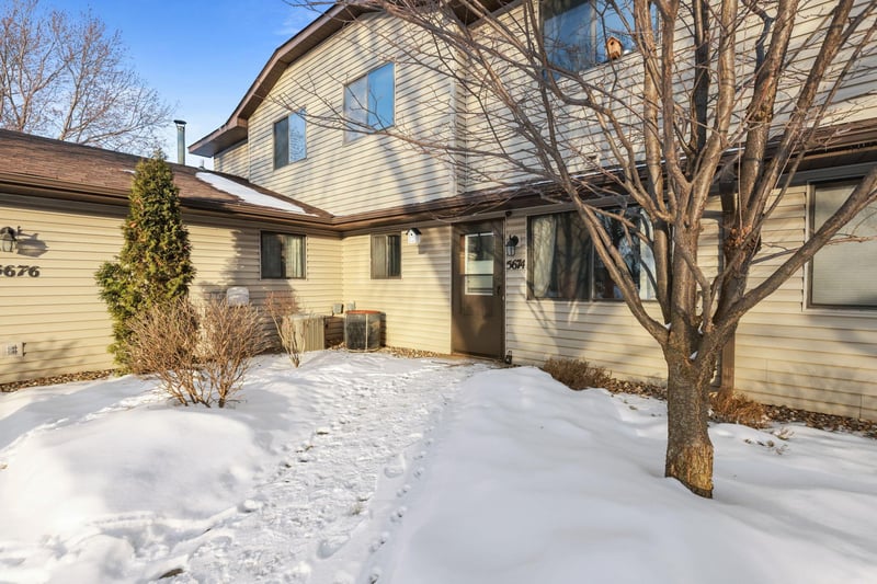 5674 Brandlwood Ct #54, White Bear Lake, MN 55110
