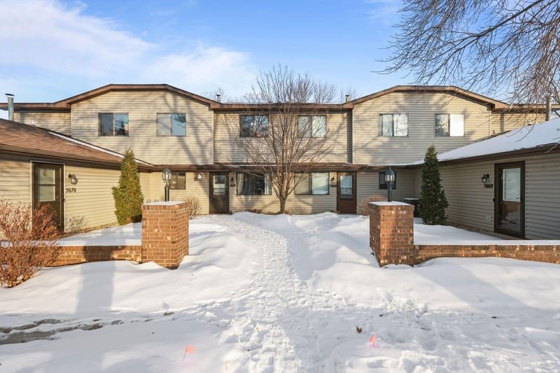 5674 Brandlwood Ct #54, White Bear Lake, MN 55110