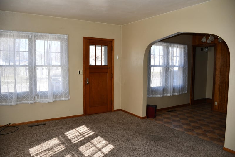 216 6th St W, Thief River Falls, MN 56701