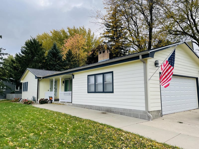 784 Highland Rd, Windom, MN 56101