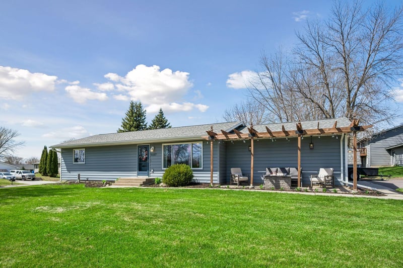 5507 Sunset Cir, Rockford, MN 55373