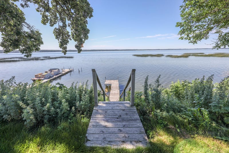 23727 N Lakeshore Dr, Glenwood, MN 56334