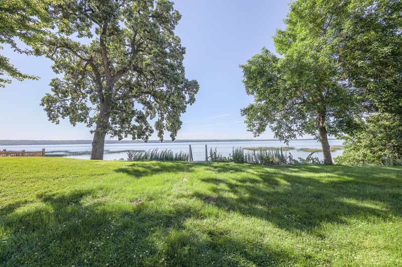 23727 N Lakeshore Dr, Glenwood, MN 56334