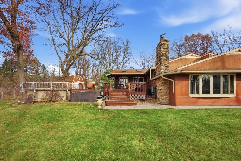 2455 Taylor Ave, White Bear Twp, MN 55110