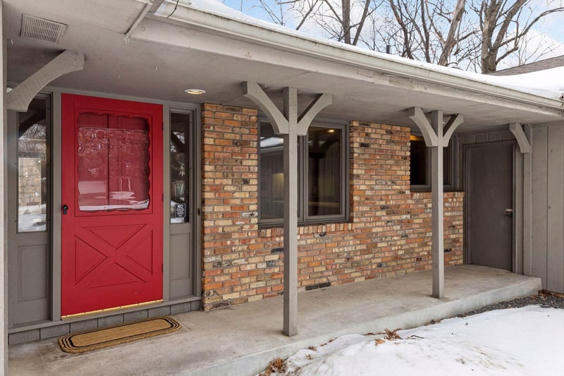 1482 N Innsbruck Dr NE, Fridley, MN 55432