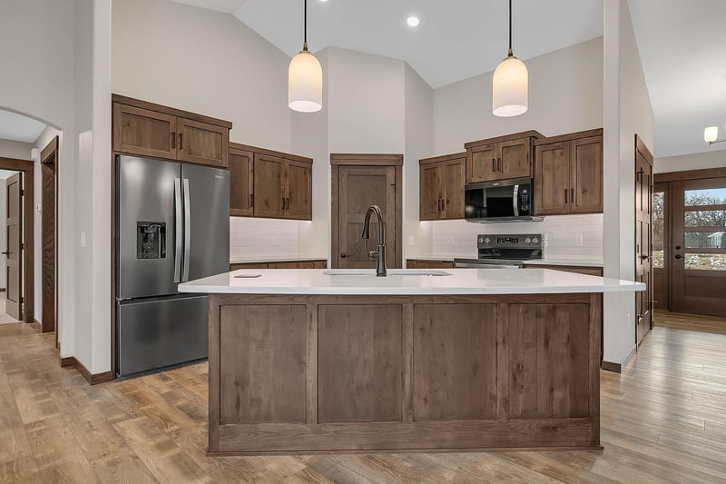 611 Brookwood Ln, Saint Cloud, MN 56303