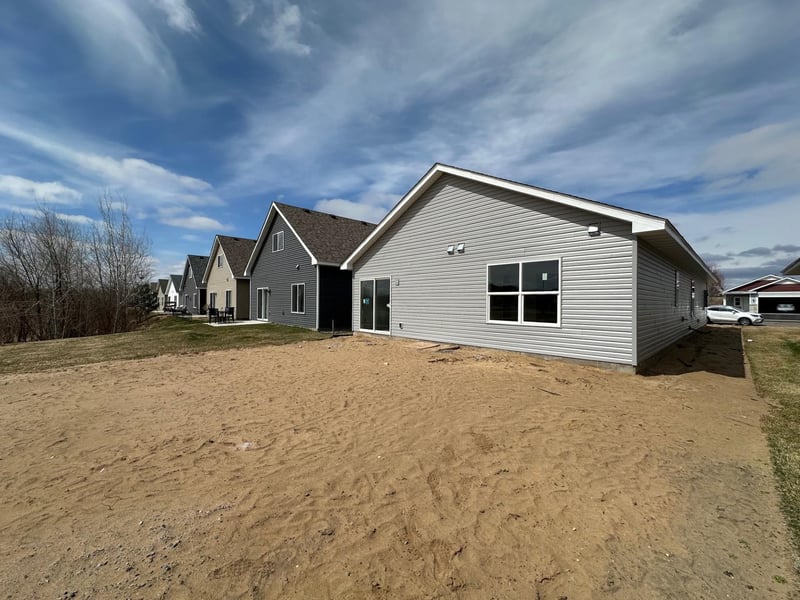 720 Cherrywood Ln NE, Isanti, MN 55040