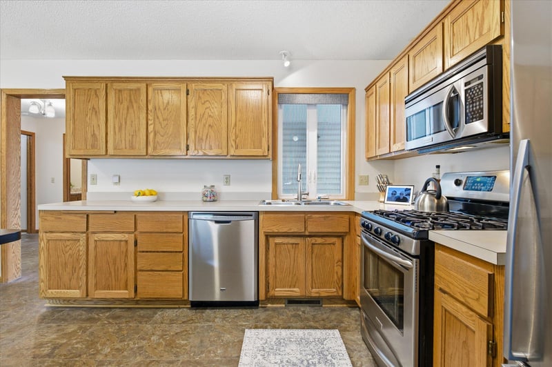 3438 Silver Ln NE, Saint Anthony, MN 55421