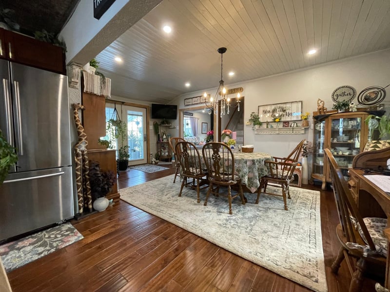 105 3rd Ave NE, Grand Meadow, MN 55936