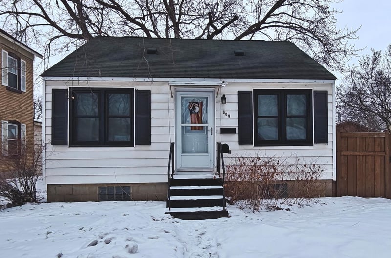 309 2nd St W, Jordan, MN 55352