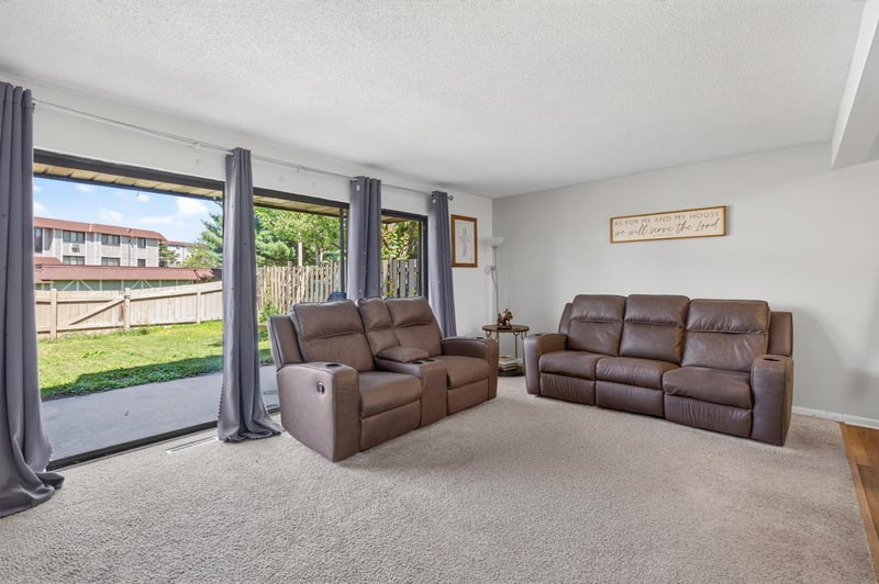 123 Mcknight Rd N #J, Saint Paul, MN 55119