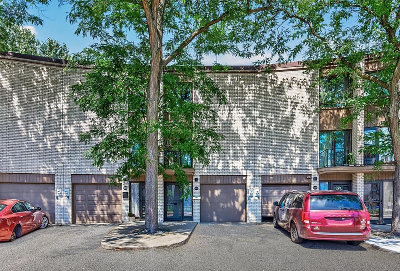 123 Mcknight Rd N #J, Saint Paul, MN 55119