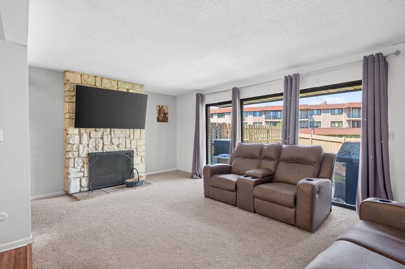 123 Mcknight Rd N #J, Saint Paul, MN 55119