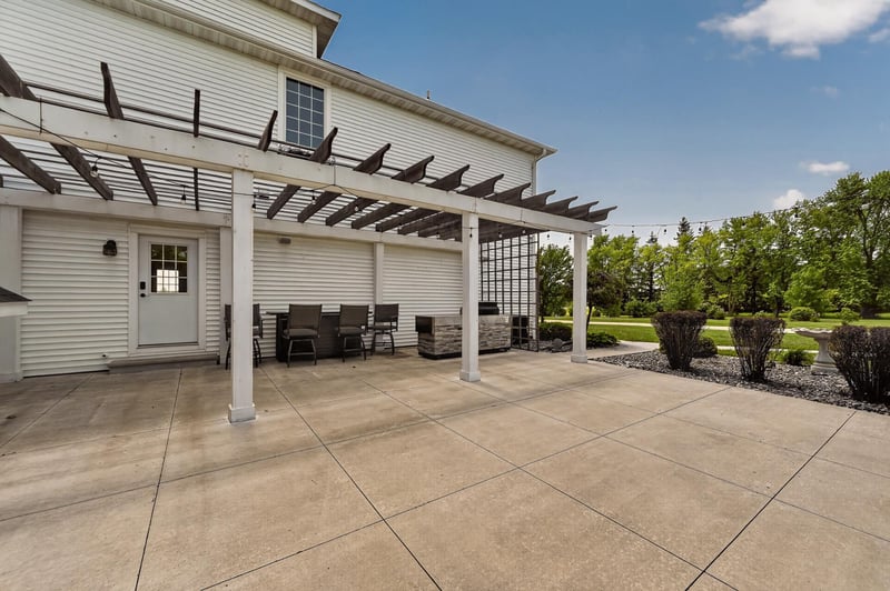 10951 County 8 Rd SW, Stewartville, MN 55976