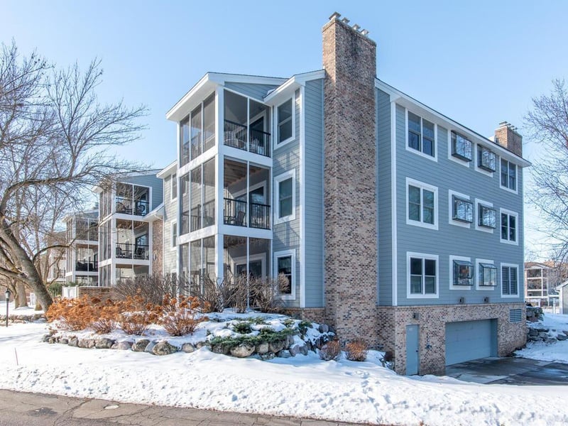 3030 Saint Albans Mill Rd #310, Hopkins, MN 55305