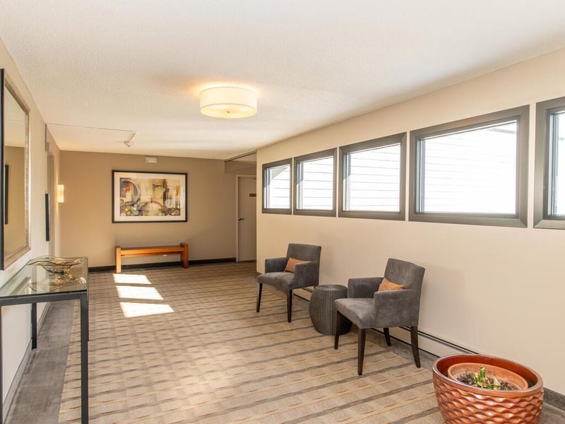 3030 Saint Albans Mill Rd #310, Hopkins, MN 55305