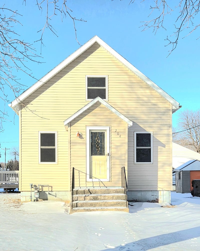 204 W 5th Ave, Lakefield, MN 56150