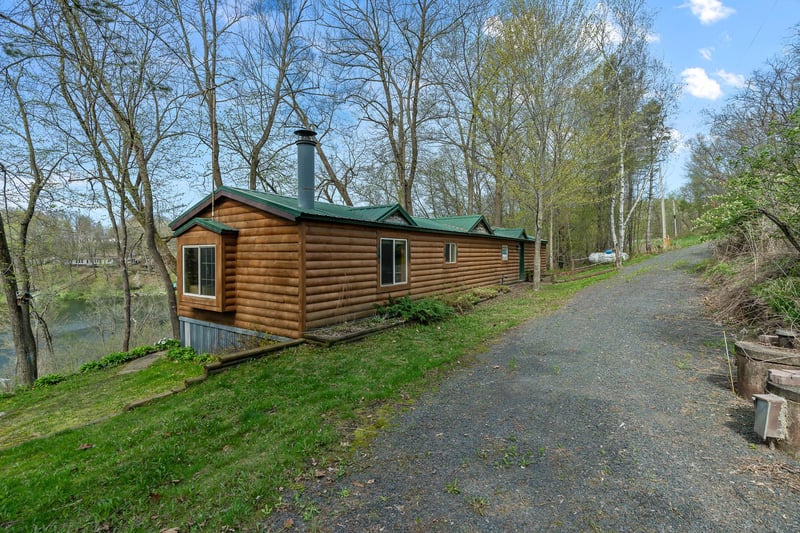 1651 Niles Ln N, Centuria, WI 54824