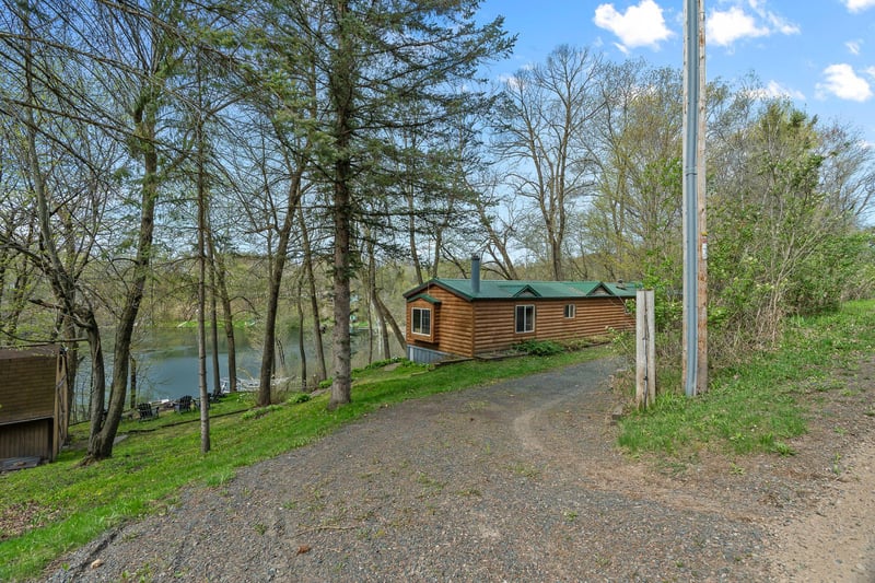 1651 Niles Ln N, Centuria, WI 54824