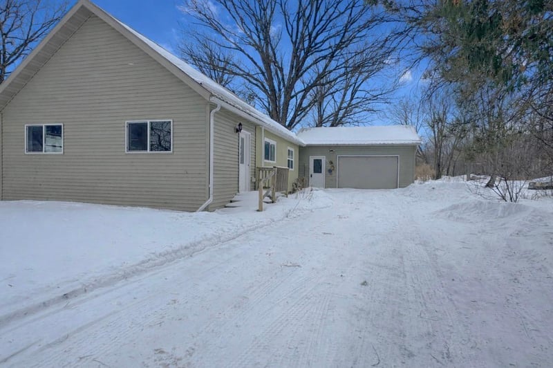 312 3rd Ave SE, Clearbrook, MN 56634