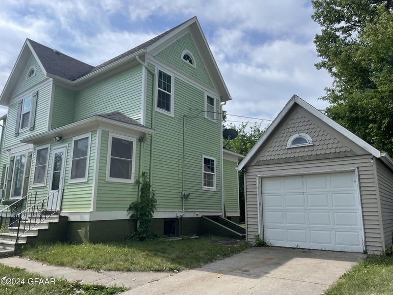 428 S Ash St, Crookston, MN 56716