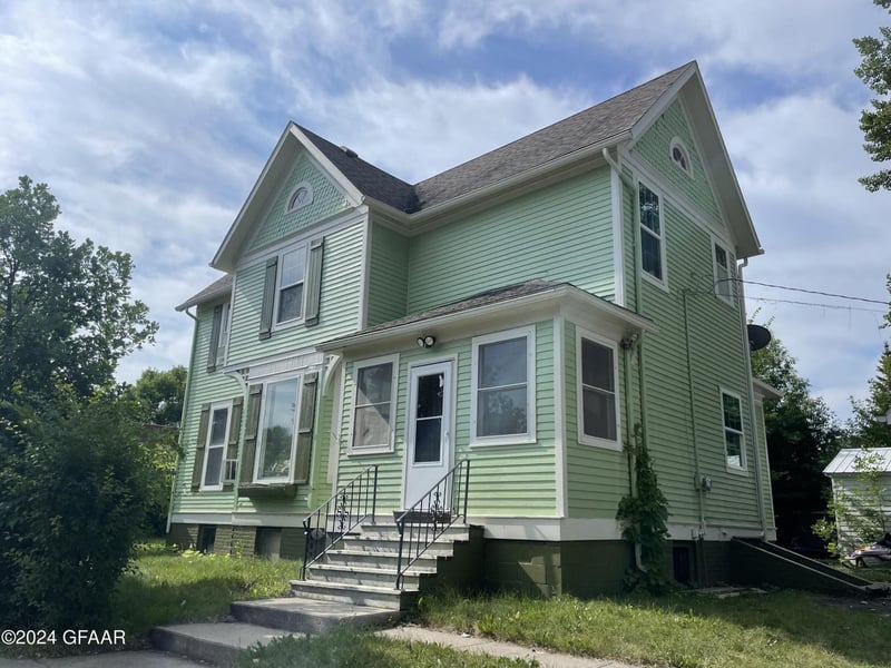 428 S Ash St, Crookston, MN 56716