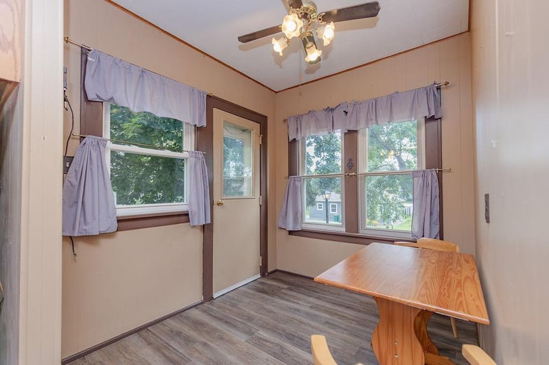 902 White St, Jackson, MN 56143