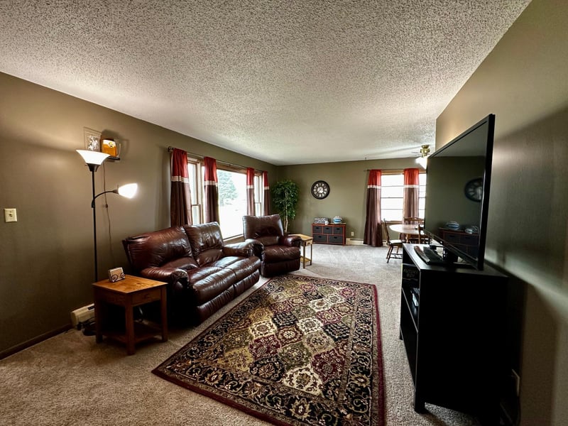 206 Maple St N, Mabel, MN 55954