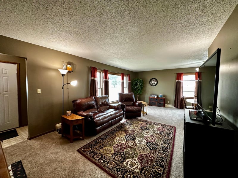206 Maple St N, Mabel, MN 55954