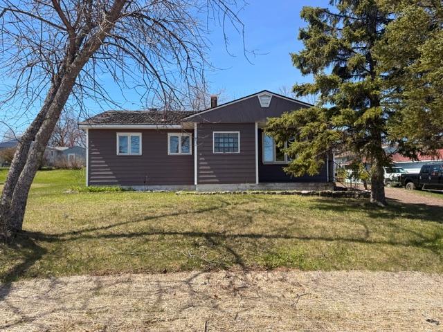 122 Banks Blvd, Silver Bay, MN 55614