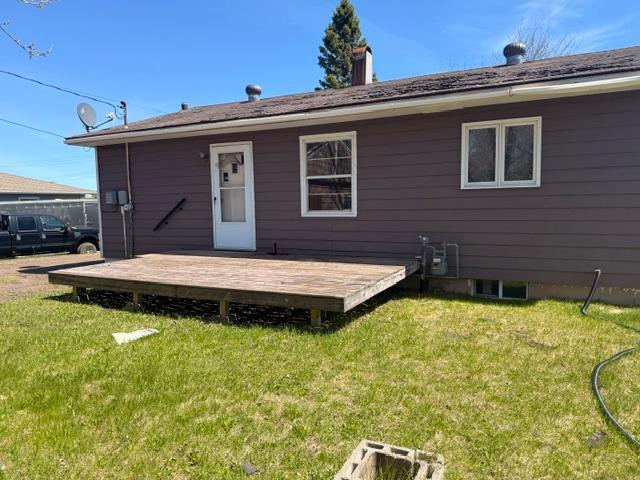 122 Banks Blvd, Silver Bay, MN 55614