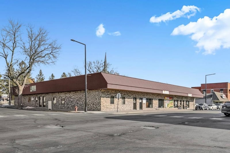 182 Main Ave W, Winsted, MN 55395