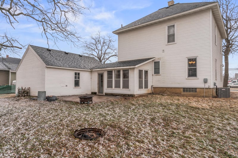 106 2nd St NW, Dodge Center, MN 55927