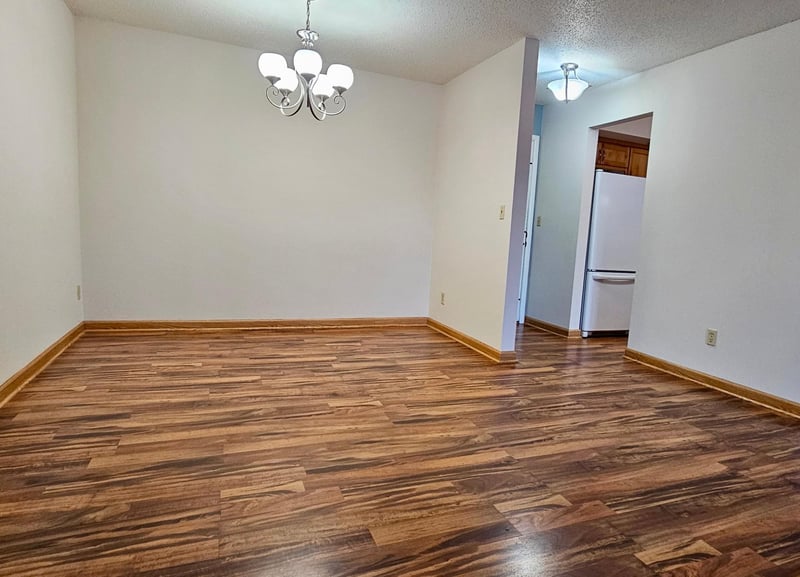 12600 Parkwood Dr #208, Burnsville, MN 55337