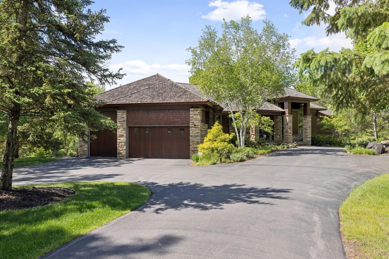 700 Hidden Creek Trl, Mendota Heights, MN 55118