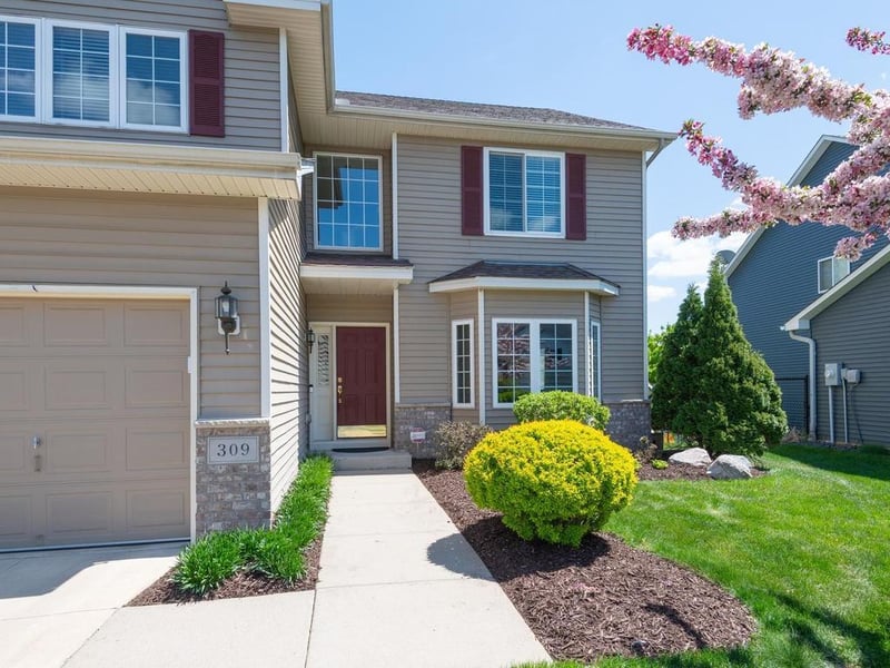 309 Fullerton Ave, Carver, MN 55315