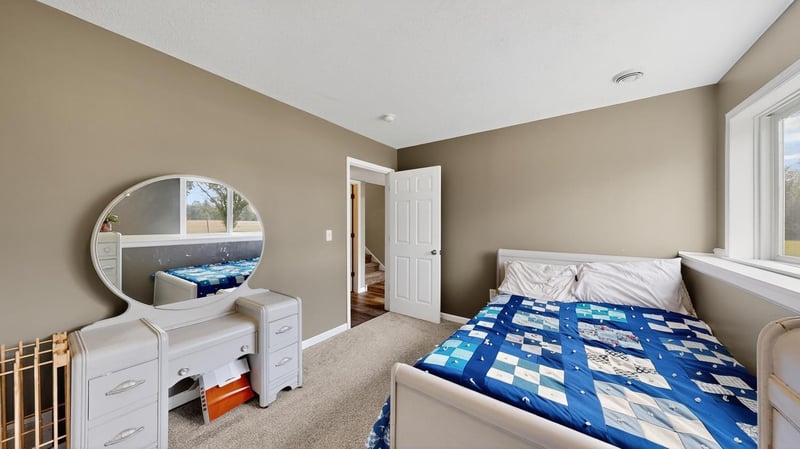 190 Red School Ln, Kellogg, MN 55945