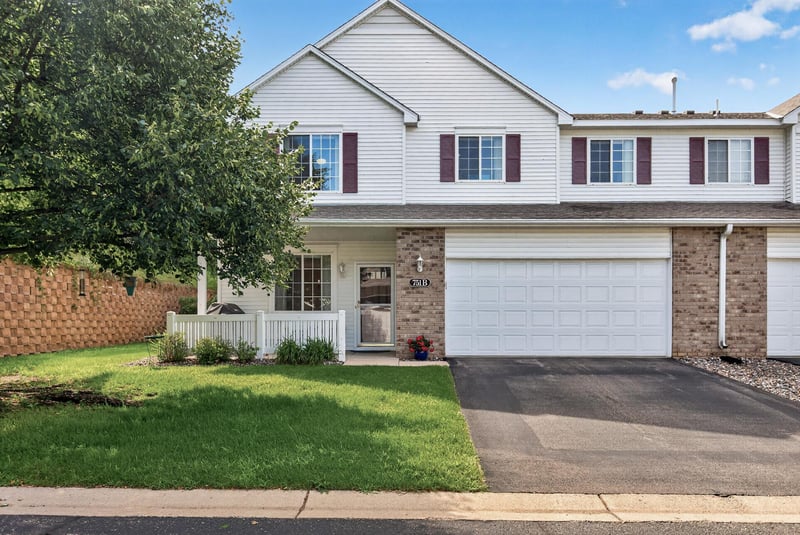 751 Maple Hills Dr #B, Maplewood, MN 55117