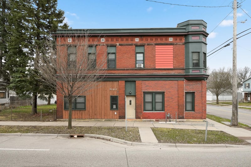 940 3rd St E, Saint Paul, MN 55106