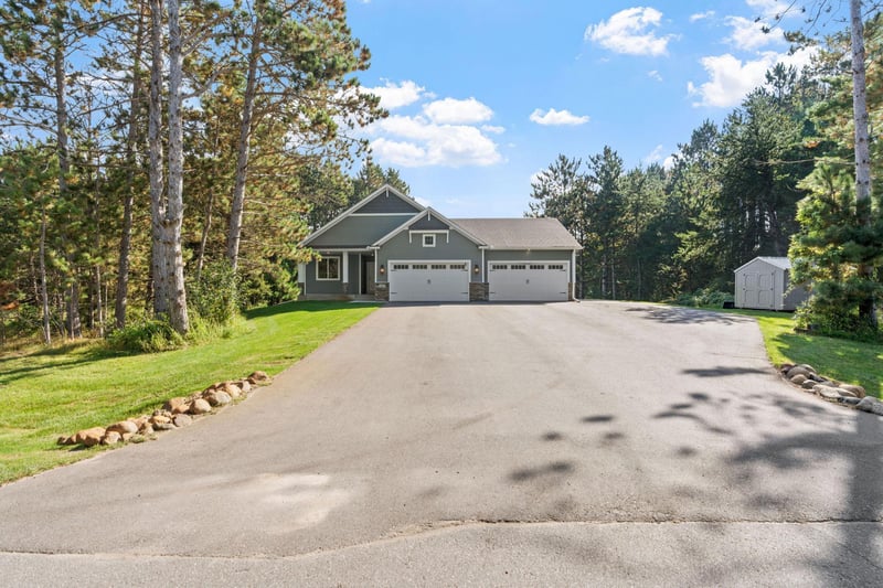 21873 Drake St NW, Oak Grove, MN 55011