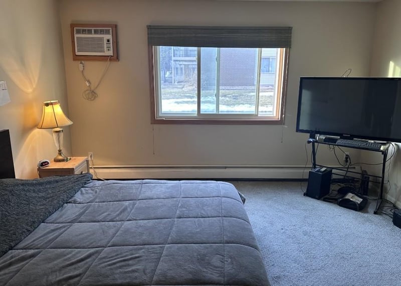 2801 Flag Ave N #102, New Hope, MN 55427
